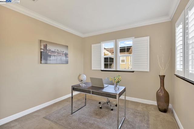 1037 Sunset Creek Ln, Pleasanton CA: https://media.crmls.org/mediaz/2dded255-22de-44fb-97f5-c142d290521c.jpg