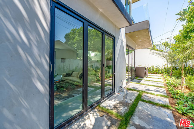 370 N San Vicente Boulevard, West Hollywood CA: https://media.crmls.org/mediaz/2ddf0b5c-be8a-432b-9416-ad46277856ef.jpg
