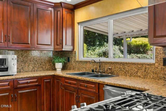 Detail Gallery Image 12 of 36 For 1818 La Granada Dr, Thousand Oaks,  CA 91362 - 3 Beds | 2 Baths
