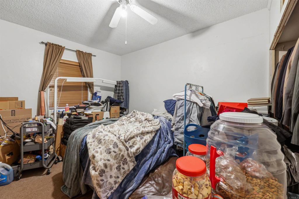 https://media.crmls.org/mediaz/2ddf17b2-040e-4fc7-bbd9-fcc4a8783e55.jpg?preset=X-Large
