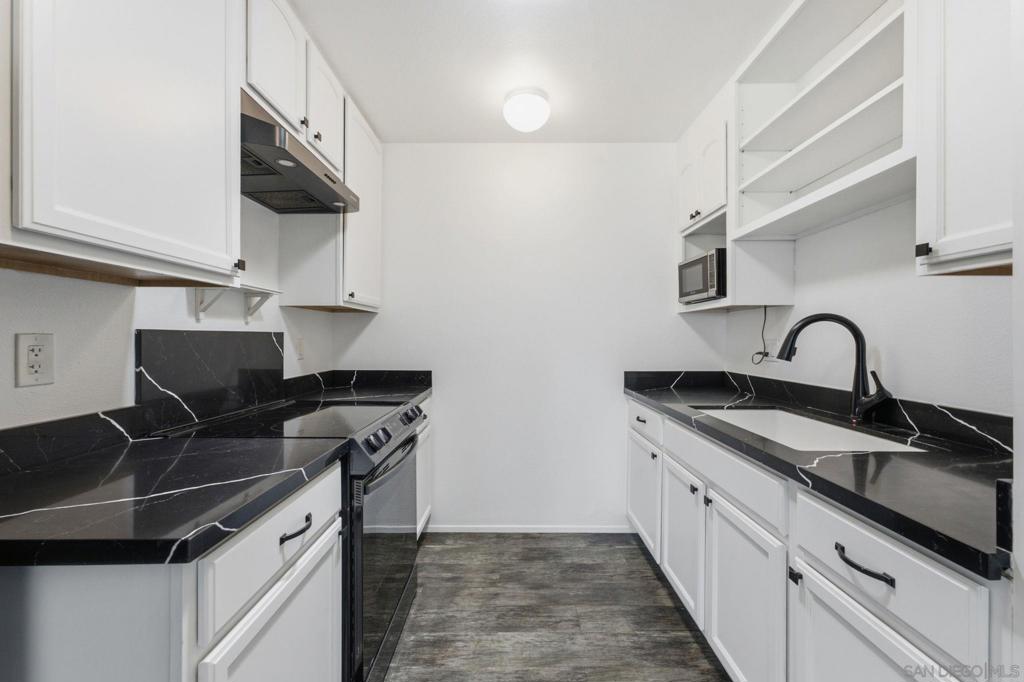 405 Requeza St - photo 6