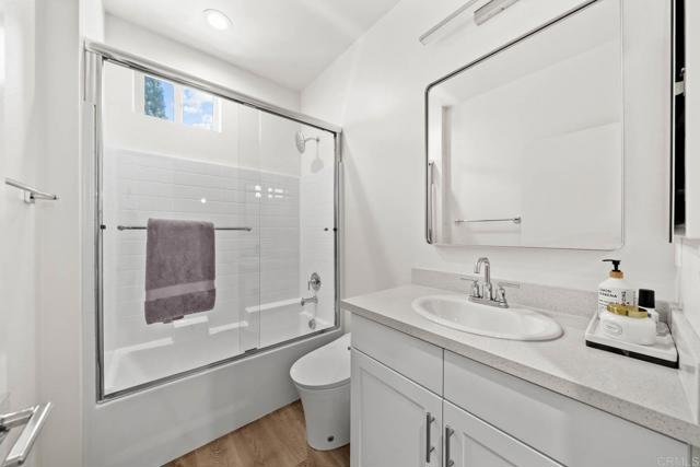 Image 21 of 42 For 747 Anastasia Court