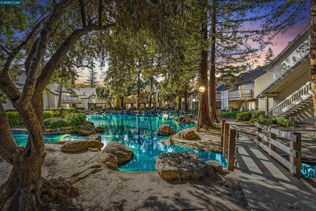 1117 Indian Summer Ct, San Jose CA: https://media.crmls.org/mediaz/2de06822-b135-4981-bd17-cf0ee34632f6.jpg