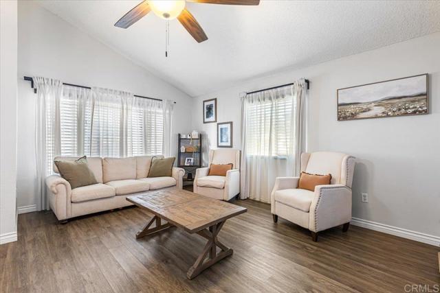 Detail Gallery Image 2 of 21 For 15935 Spring Oaks Rd #168,  El Cajon,  CA 92021 - 3 Beds | 2 Baths