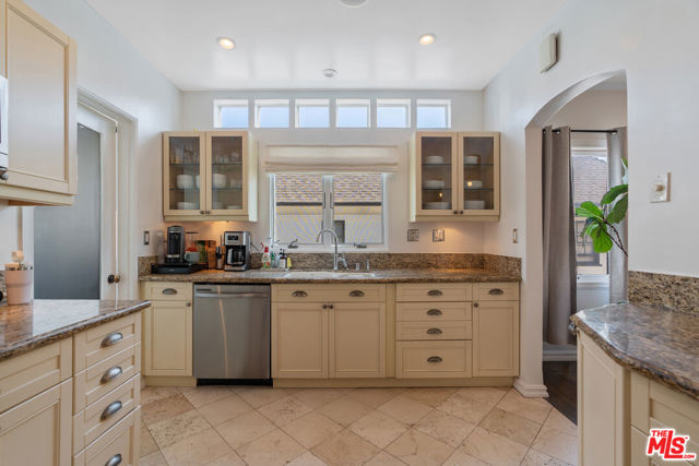 809 S Stanley Avenue, Los Angeles CA: https://media.crmls.org/mediaz/2de0d30c-b3b8-4859-b7d6-6150275009f2.jpg