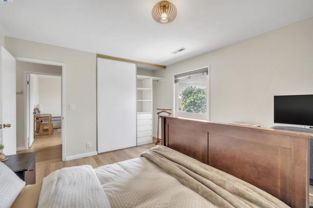 2380 Cabrillo Dr, Hayward CA: https://media.crmls.org/mediaz/2de1d676-a90d-472c-a944-2d328c6be7b7.jpg