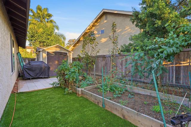 Detail Gallery Image 30 of 35 For 2327 Amber Ln, Escondido,  CA 92026 - 4 Beds | 3 Baths