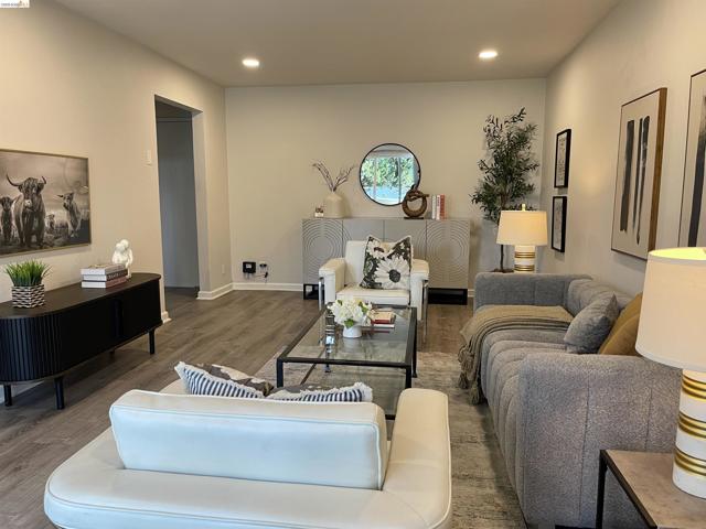 Image 5 of 17 For 3750 Harrison 103