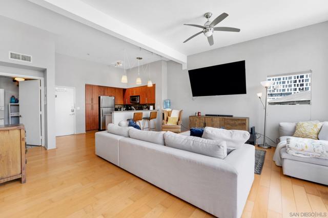 120 Island, San Diego CA: https://media.crmls.org/mediaz/2de24a36-af87-41e4-8ca4-2c3d080a94fd.jpg