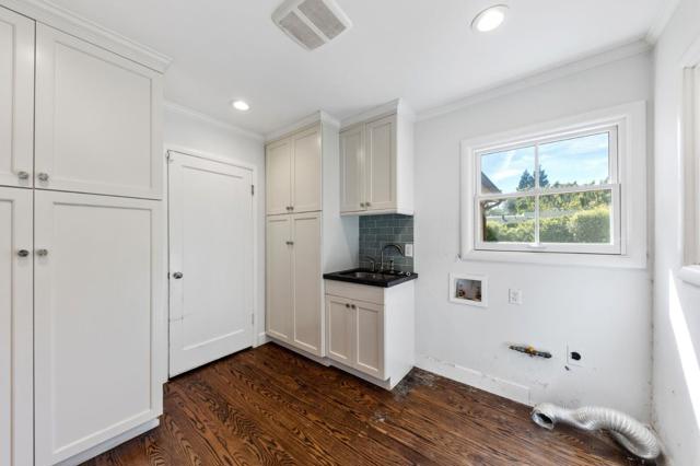 680 Fairway Circle, Hillsborough CA: https://media.crmls.org/mediaz/2de3126a-0324-4801-bf76-65f49e35d034.jpg