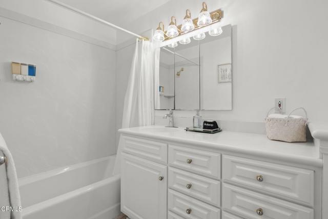 2036 Pierpont Boulevard, Ventura CA: https://media.crmls.org/mediaz/2de35b6e-da62-43dc-9d3f-54cdcae26430.jpg