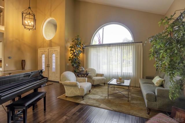 3245 Brookside Ln, Encinitas CA: https://media.crmls.org/mediaz/2de3fa5d-5825-4585-ade3-7b903b7a071d.jpg