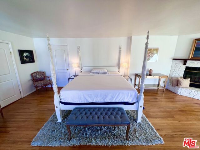 219 Winchester Avenue, Glendale CA: https://media.crmls.org/mediaz/2de52e4e-8848-4398-b7de-8b5a31ce508c.jpg