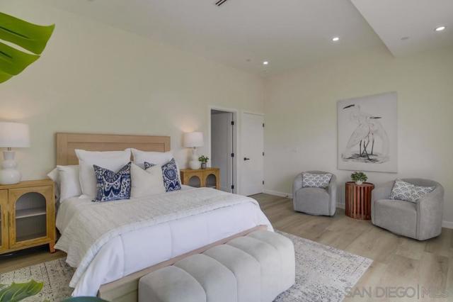 4607 Santa Cruz, San Diego CA: https://media.crmls.org/mediaz/2de53983-592e-416e-8f87-a67cec13bf61.jpg