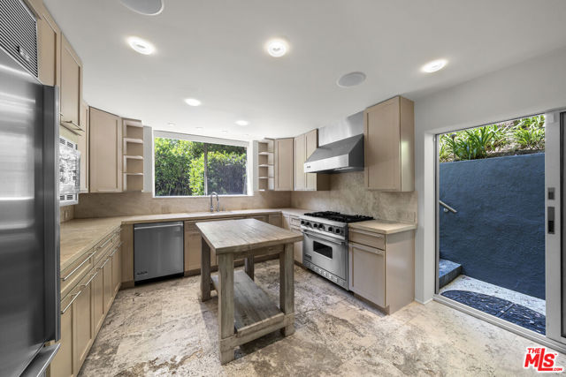 3625 Lowry Road, Los Angeles CA: https://media.crmls.org/mediaz/2de563a7-8ae5-4871-b891-b32acb40b378.jpg