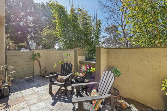 3210 Caminito Eastbluff, La Jolla, California 92037, 2 Bedrooms Bedrooms, ,2 BathroomsBathrooms,Townhouse,For Sale,Caminito Eastbluff,250019655SD