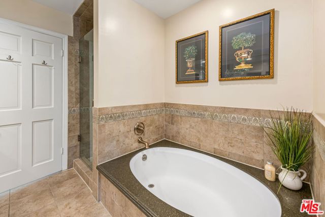 1376 San Ysidro Drive, Beverly Hills CA: https://media.crmls.org/mediaz/2de636a1-1e2d-4eb7-aca5-25b912aed2c4.jpg