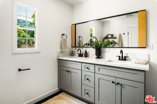 3627 W 64th Street, Los Angeles CA: https://media.crmls.org/mediaz/2de69e68-d264-4339-a4a0-a74360363024.jpg