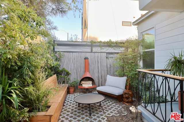 510 Venice Way, Venice CA: https://media.crmls.org/mediaz/2de6c641-15a7-42f1-b3d8-c26a323b84ad.jpg