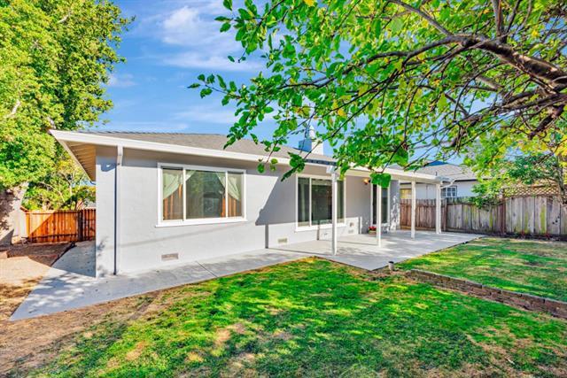 20 Queen Anne Court, Millbrae CA: https://media.crmls.org/mediaz/2de7af92-99af-417a-9f9a-0ce26a15268b.jpg