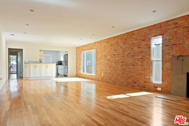 1246 N Genesee Avenue, West Hollywood CA: https://media.crmls.org/mediaz/2de7ca2f-ddf2-4c7c-abd5-a57c7681cc11.jpg