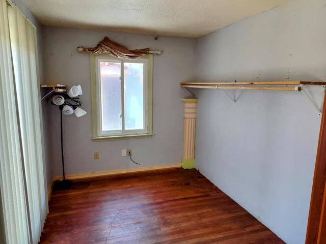 230 Paloma Avenue, Salinas CA: https://media.crmls.org/mediaz/2de7ca81-7ab9-4d8b-8faf-94096a30445b.jpg