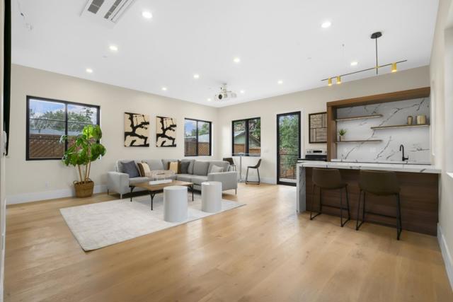 711 Central Avenue, Menlo Park CA: https://media.crmls.org/mediaz/2de7cd1b-3049-49eb-abb0-f2cc0a322673.jpg