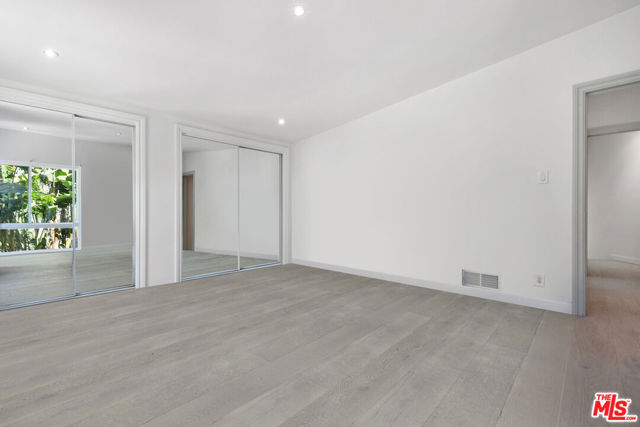 14892 Jadestone Drive, Sherman Oaks CA: https://media.crmls.org/mediaz/2de80360-a9a7-4fb0-afaa-d98e10a3a76a.jpg