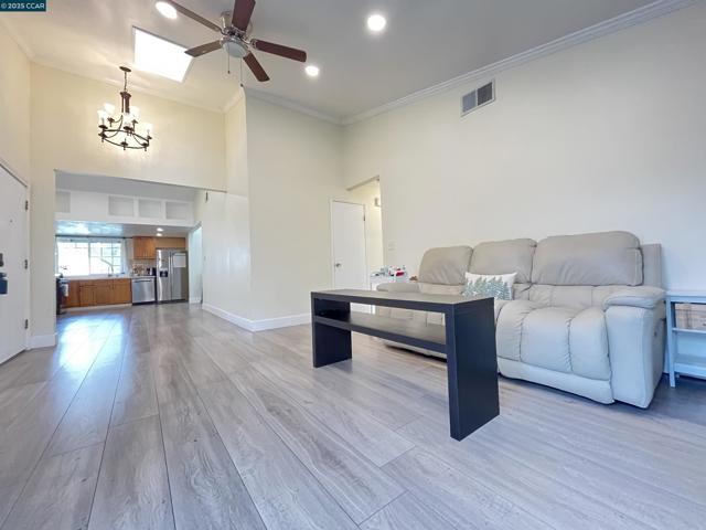 120 Bonita Ct, Rodeo CA: https://media.crmls.org/mediaz/2de83934-9acd-46a5-848f-f62494fb3046.jpg
