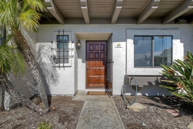 Detail Gallery Image 5 of 29 For 907 Hickory Ct, Carlsbad,  CA 92009 - 2 Beds | 3/1 Baths