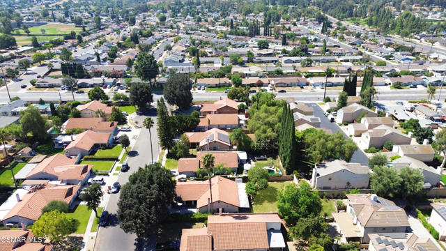 1459 Willowbrook Lane, Simi Valley CA: https://media.crmls.org/mediaz/2de985f1-625b-47a4-9ebe-01c0631cb12a.jpg