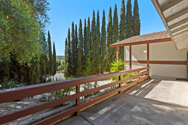 Detail Gallery Image 6 of 59 For 28444 Fallen Tree Ln, Escondido,  CA 92026 - 3 Beds | 2/1 Baths