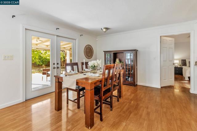 960 Live Oak Dr, Santa Clara CA: https://media.crmls.org/mediaz/2dea3737-e129-4e4a-83a2-e3137b514318.jpg