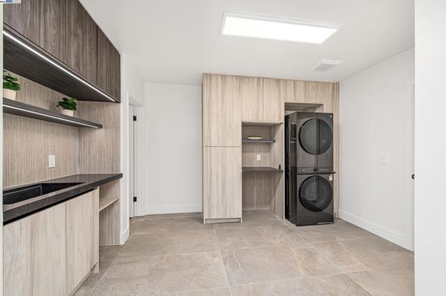 4073 Stanley Blvd, Pleasanton CA: https://media.crmls.org/mediaz/2dea8dae-d48e-4979-b67e-244c95c942c0.jpg