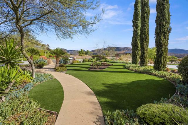 Detail Gallery Image 6 of 36 For 3024 Natureview Ct, Chula Vista,  CA 91914 - 6 Beds | 5/1 Baths