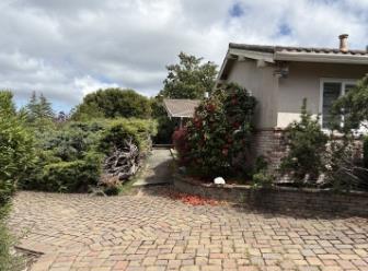 27000 Almaden Court, Los Altos Hills CA: https://media.crmls.org/mediaz/2debf22a-2ec2-4747-b086-f2963ecf9697.jpg