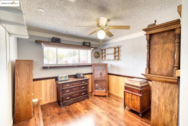 2821 Ponderosa Drive, Concord CA: https://media.crmls.org/mediaz/2dec1ce0-1e0c-458f-bb98-8f7d58f26bbc.jpg