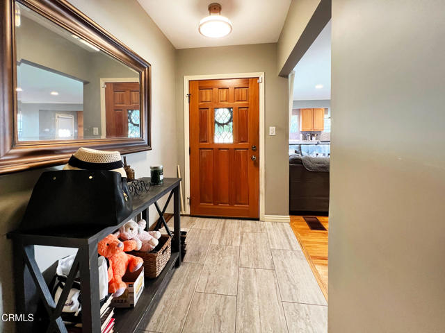 3058 Cloudcrest Road, La Crescenta CA: https://media.crmls.org/mediaz/2dec51ed-f374-4a9a-b7f1-0ed10f789b07.jpg