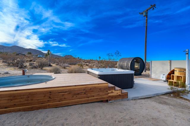 8256 Quail Springs Road, Joshua Tree CA: https://media.crmls.org/mediaz/2dec88cf-a4b7-48d2-8303-52695f3d7a7c.jpg