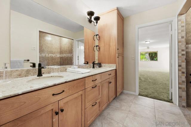 1353 Roxanne Dr, El Cajon CA: https://media.crmls.org/mediaz/2dec9891-73f9-4aa8-9434-b3f73f3b8ba8.jpg
