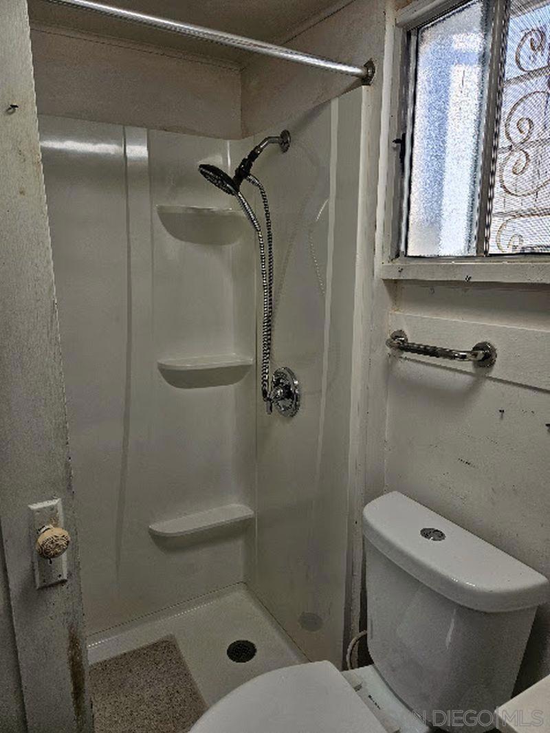 https://media.crmls.org/mediaz/2ded8512-5a35-4304-8988-1b95c086a390.jpg?preset=X-Large