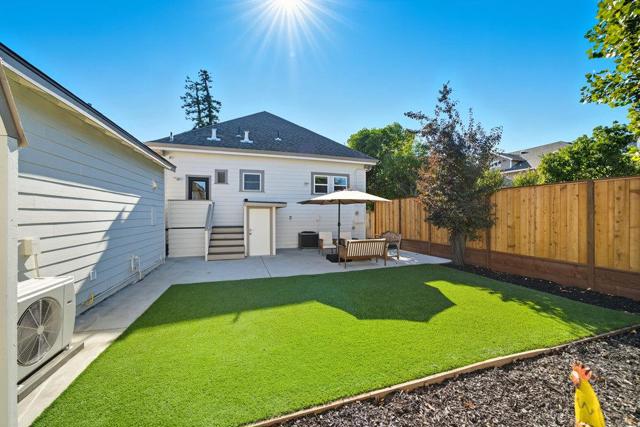 320 N Ellsworth Avenue, San Mateo CA: https://media.crmls.org/mediaz/2dede546-98e0-4f6e-ab37-95586471b945.jpg