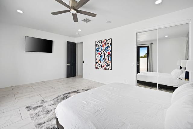 2932 N Sunrise Way, Palm Springs CA: https://media.crmls.org/mediaz/2dee6068-1507-496f-affc-8090ca31eee9.jpg