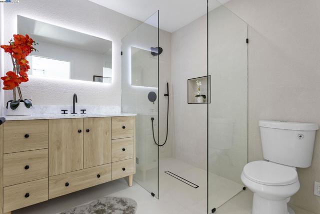 365 Monaco Ave, Union City CA: https://media.crmls.org/mediaz/2dee7c96-8841-410a-9cfb-d0654b6fb6c0.jpg
