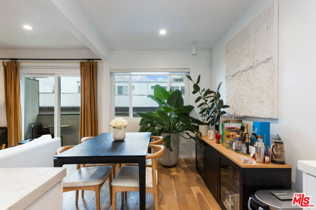 536 N Orlando Avenue, West Hollywood CA: https://media.crmls.org/mediaz/2dee8d30-e8e7-48dd-b04b-aa854d45ae1d.jpg