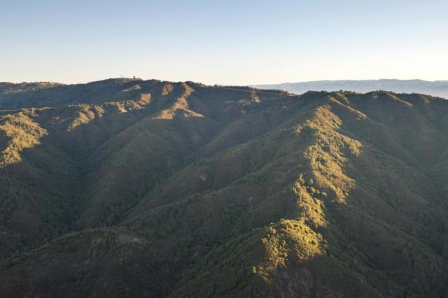 25200 Loma Prieta Avenue, Los Gatos CA: https://media.crmls.org/mediaz/2deeb9bf-4e42-4221-8d80-1a8a2d73cad7.jpg