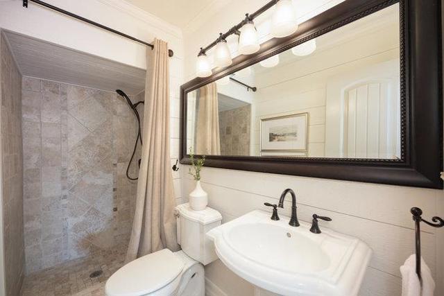 340 Shelter Cove Drive, El Granada CA: https://media.crmls.org/mediaz/2deec91c-7df0-4b66-8364-26359cc37a0c.jpg