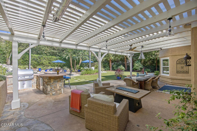 1732 Crooked Trail Place, Westlake Village CA: https://media.crmls.org/mediaz/2def7976-28a8-4bc9-aad4-6d69397d0948.jpg