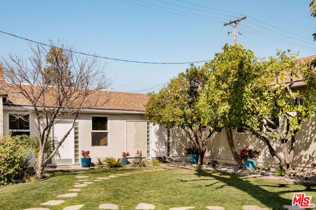 110 S Brighton Street, Burbank CA: https://media.crmls.org/mediaz/2defa0e9-0c64-4ac8-87e8-2ee9c82bd506.jpg