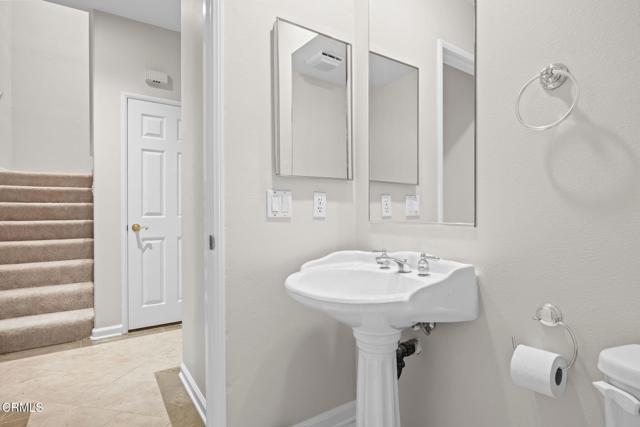 273 Camino Toluca, Camarillo CA: https://media.crmls.org/mediaz/2deffb93-5fd0-4212-a458-6e3d491c51f3.jpg
